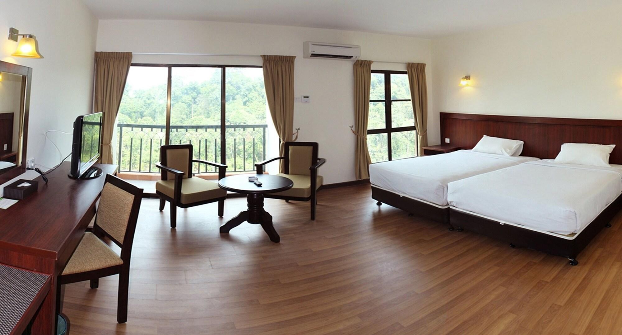 Arabian Bay Resort@ Bukit Gambang Resort City Экстерьер фото