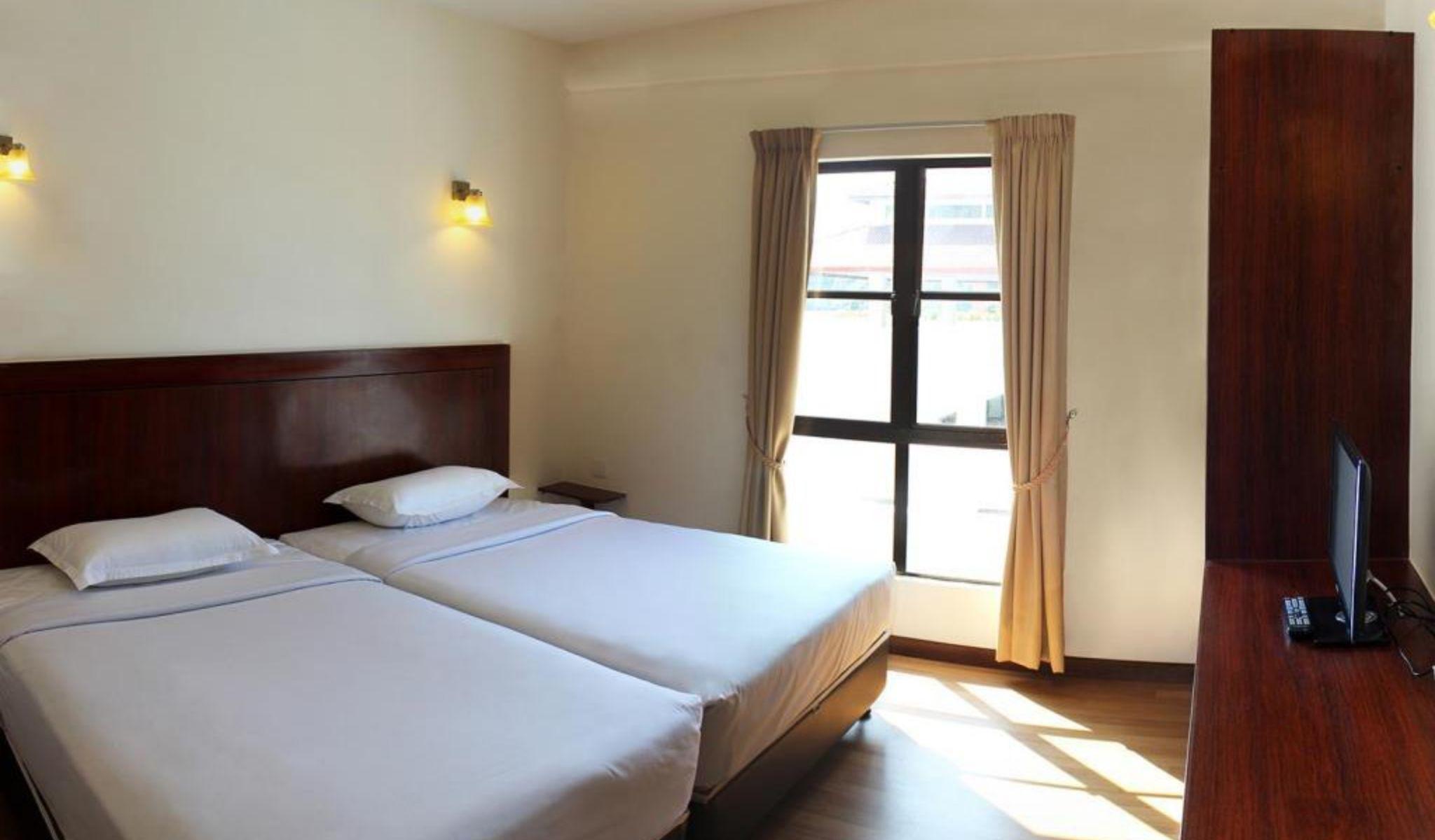 Arabian Bay Resort@ Bukit Gambang Resort City Экстерьер фото